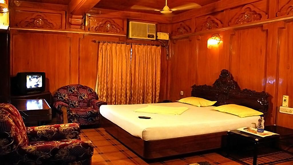 Hotel Sagar Kambam Exterior foto
